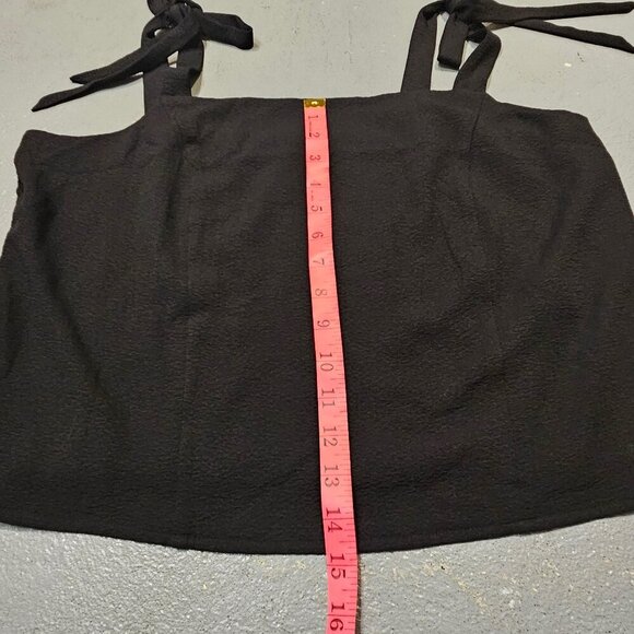 Old Navy Cropped Stretch Tie-Shoulder top XL - Picture 5 of 5